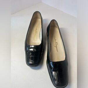 SALVADOR FERRAEGAMO Manna WOMEN’s Size 5B Black Leather Wedge Made in ITALY.